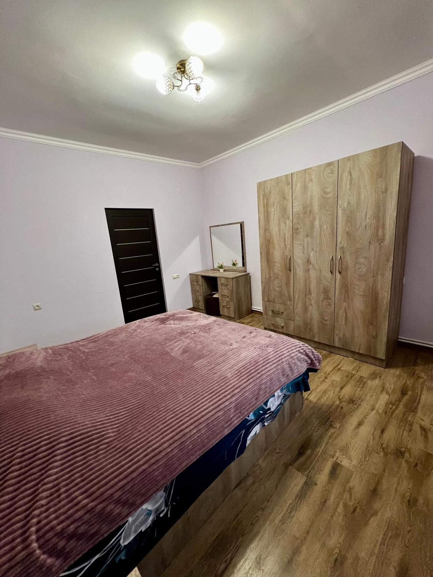 New , Comfortable 3 Bedroom House Yerevan Exterior photo